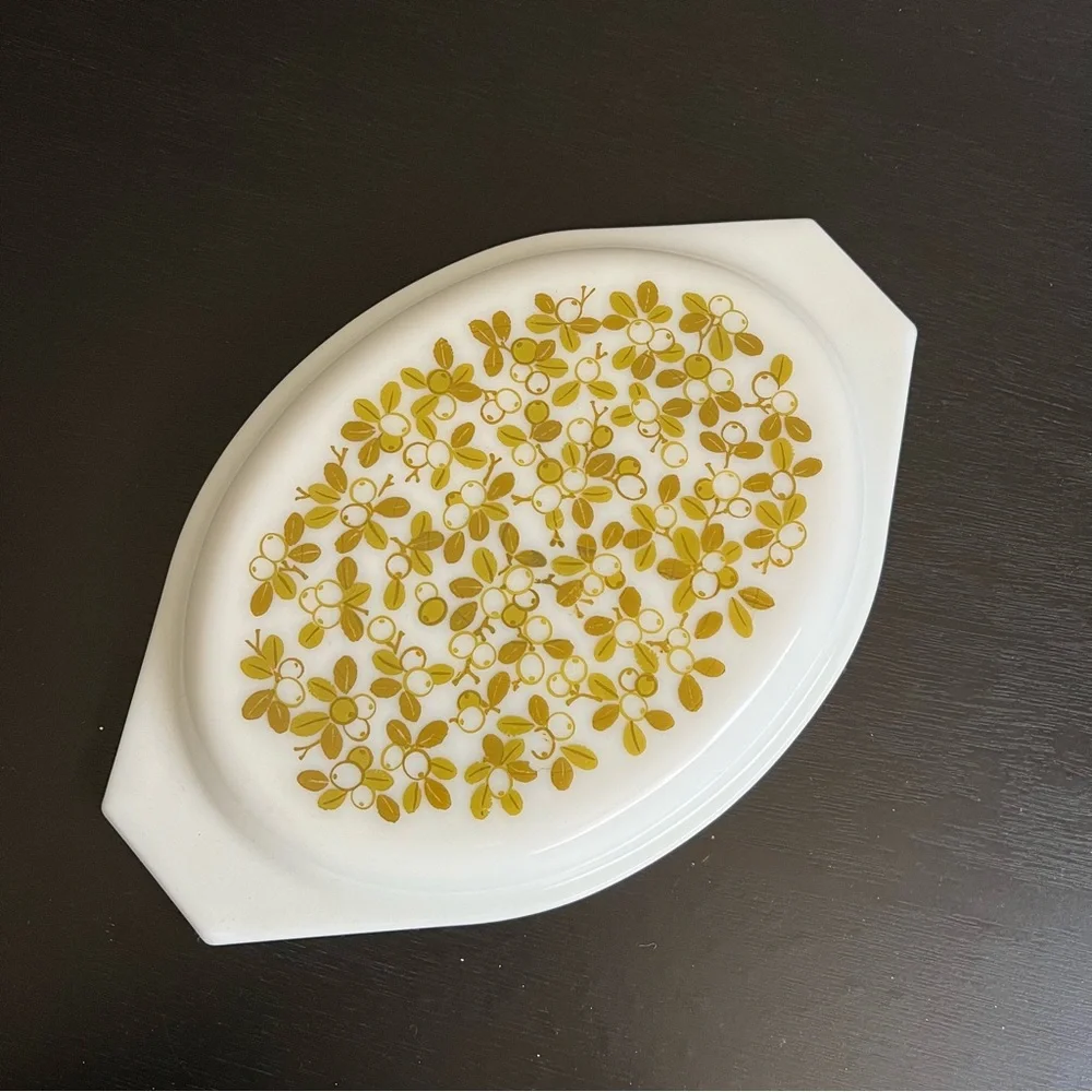 PYREX Corning 945C Avocado Green Floral Oval Casserole Dish Lid Retro Kitchen